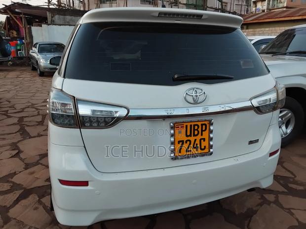 Toyota Wish 2011 White