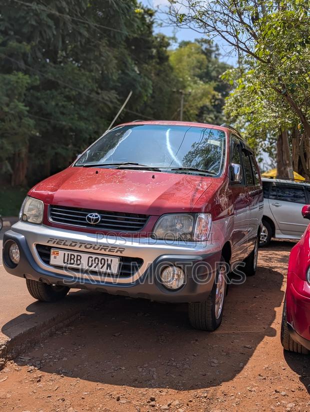 Toyota Noah 2001 Red