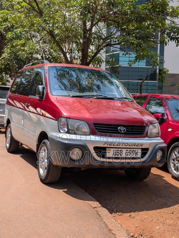 Toyota Noah 2001 Red