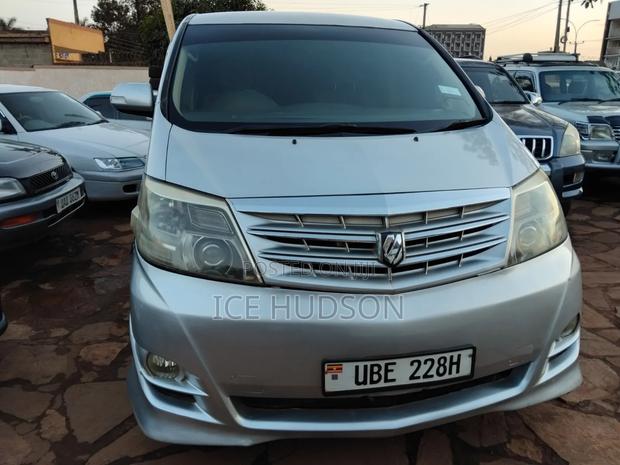 Toyota Alphard 2005 Silver