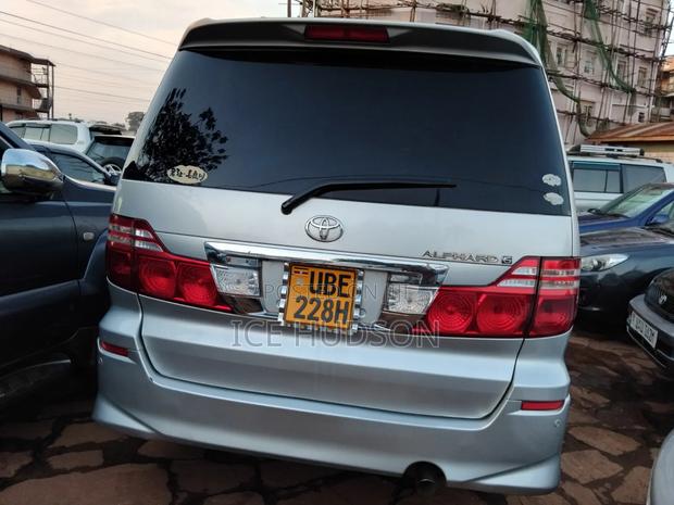 Toyota Alphard 2005 Silver