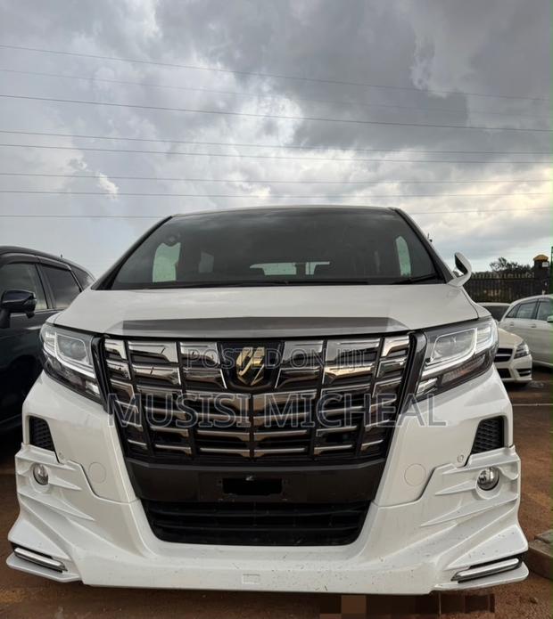 Toyota Alphard 2.5 Petrol AWD 2017
