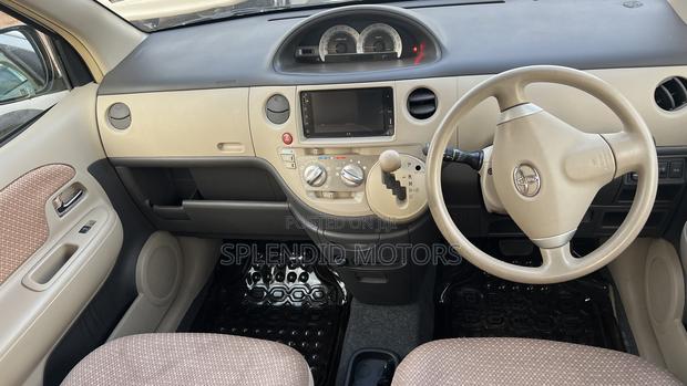 Toyota Sienta 2008 Silver