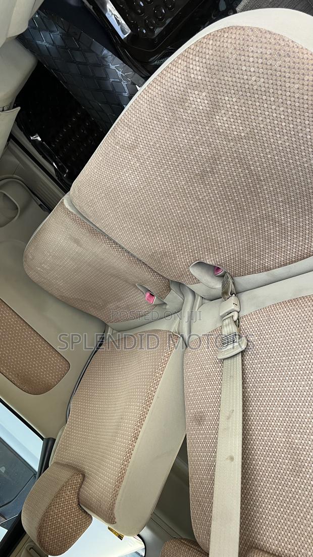 Toyota Sienta 2008 Silver