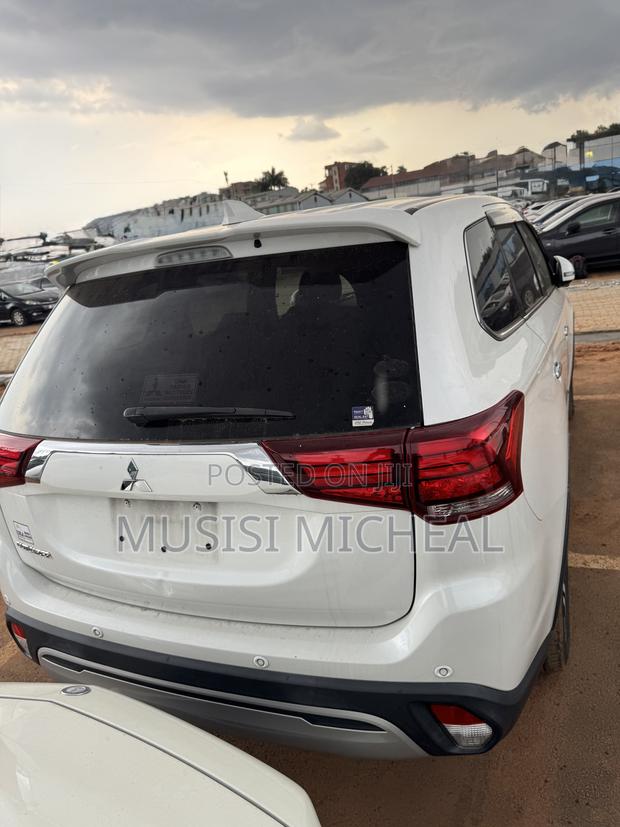Mitsubishi Outlander 2.0 PHEV AWD 2018 White
