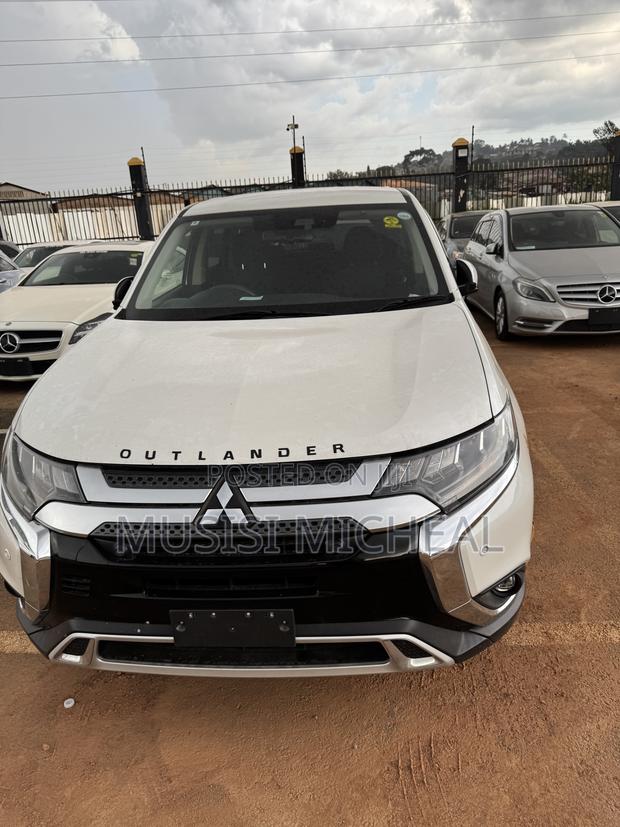 Mitsubishi Outlander 2.0 PHEV AWD 2018 White