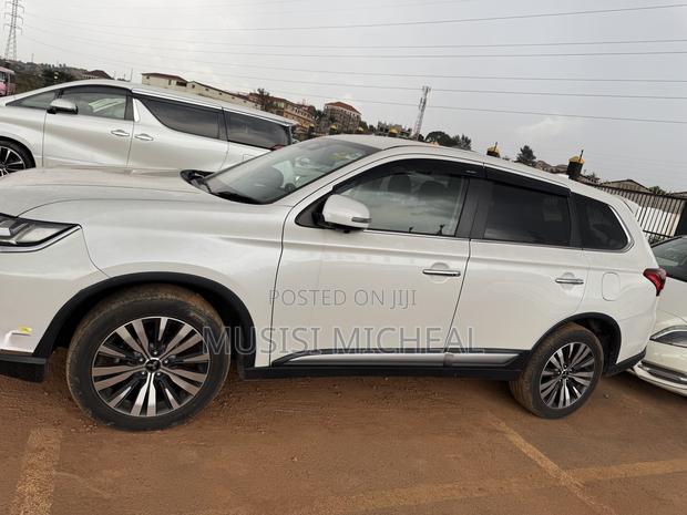 Mitsubishi Outlander 2.0 PHEV AWD 2018 White
