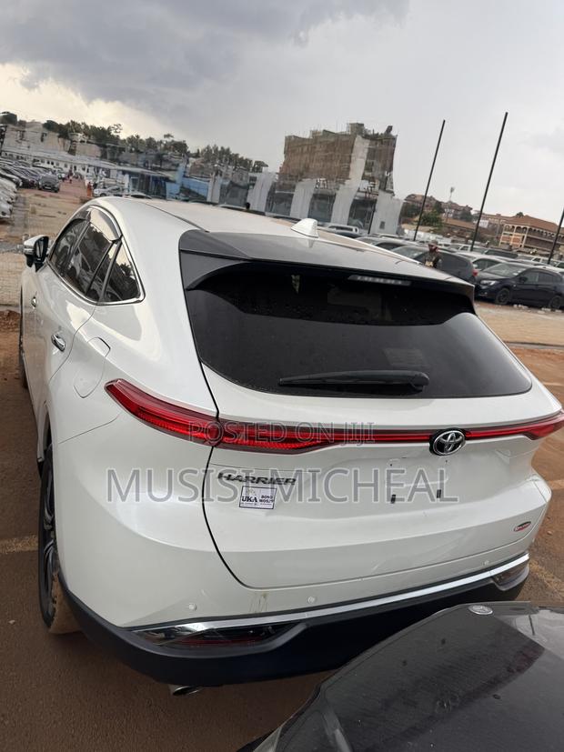 Toyota Harrier 2.0 2020