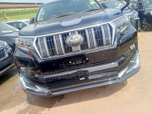 Toyota Land Cruiser Prado 2017 Black