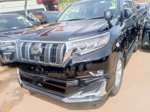 Toyota Land Cruiser Prado 2017 Black