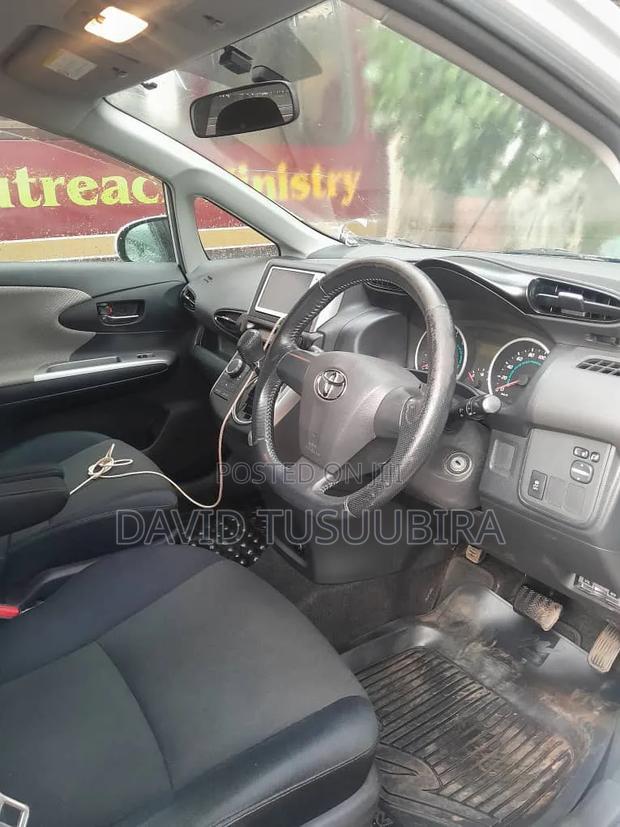 Toyota Wish 2009 Silver