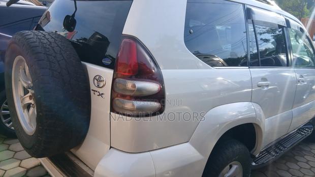 Toyota Land Cruiser Prado 2006 White