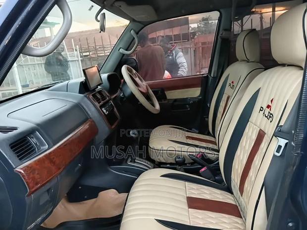 Mitsubishi Pajero IO 2004 Blue