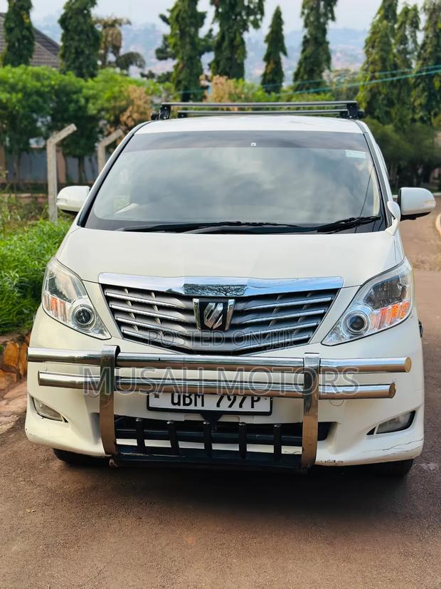 Toyota Alphard 2.4 Petrol FWD 2014 White