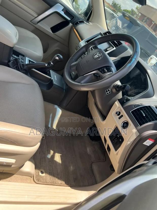 Toyota Land Cruiser Prado 2.7 2018 White