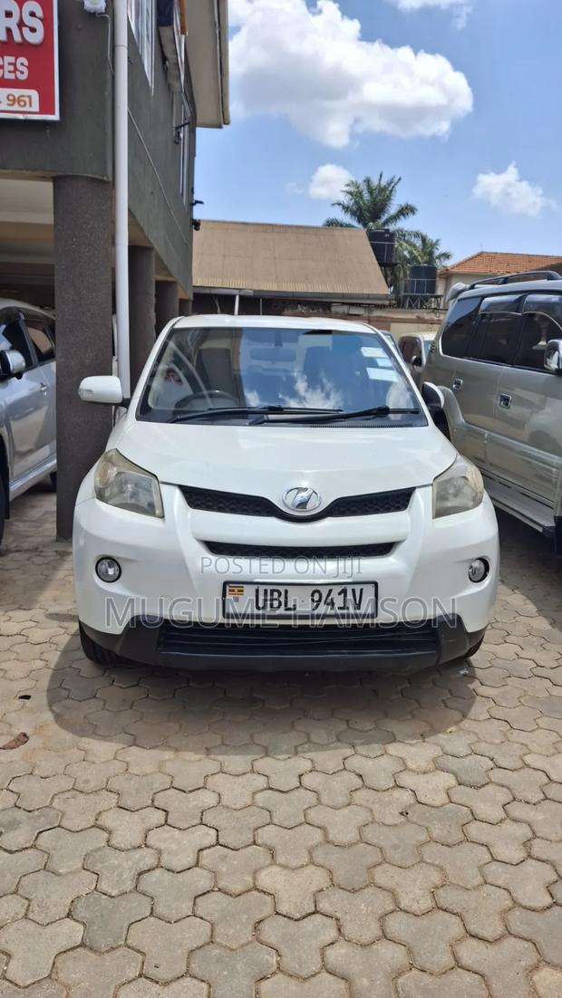 Toyota IST 2008 White