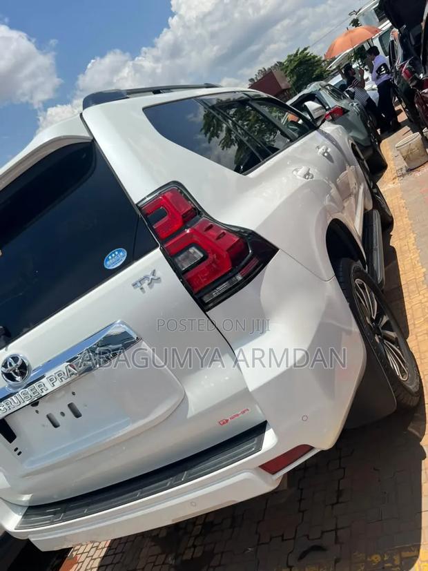 Toyota Land Cruiser Prado 2.7 2018 White