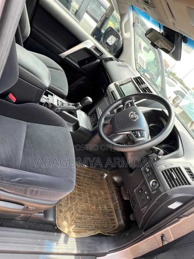 Toyota Land Cruiser Prado 2.7 2018 Gold
