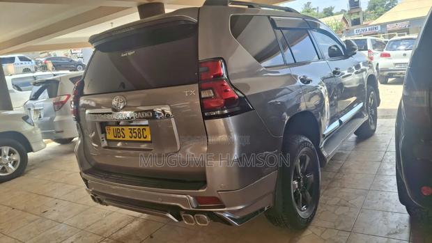 Toyota Land Cruiser Prado 2016 Silver