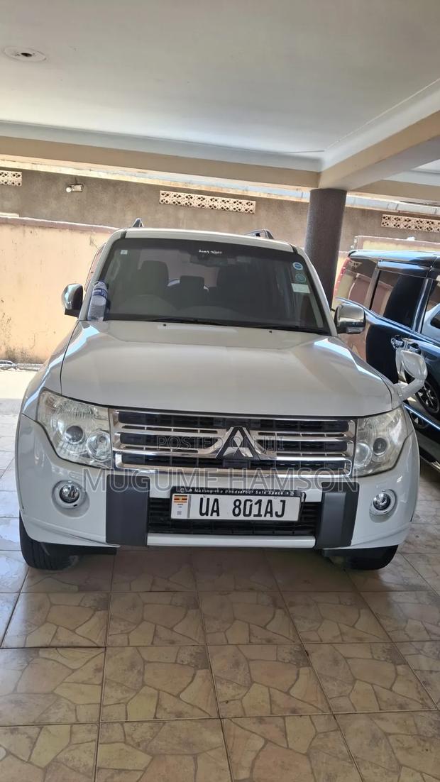 Mitsubishi Pajero 3.2 Di-Dc GLS 2011 White