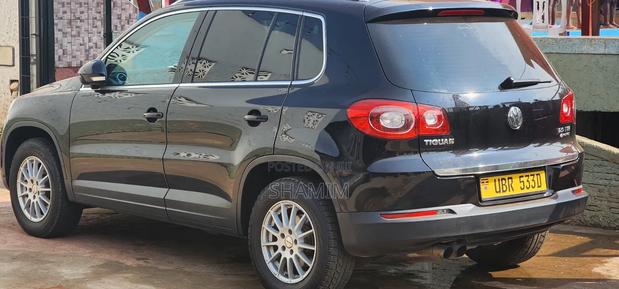Volkswagen Tiguan 2011 Black