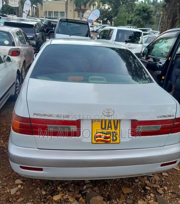 Toyota Premio 2002 White
