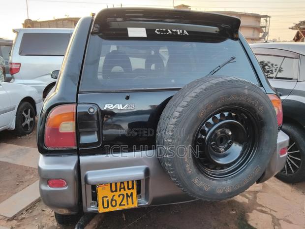 Toyota RAV4 Automatic 2000 Black