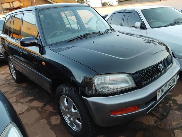 Toyota RAV4 Automatic 2000 Black