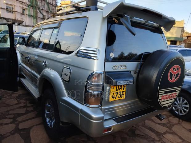 Toyota Land Cruiser Prado 1999 Black
