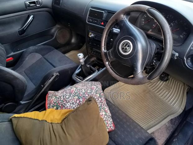 Volkswagen Golf 2002 Silver