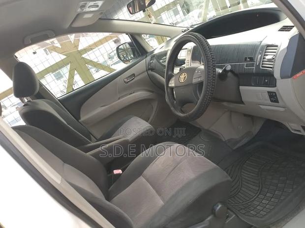 Toyota Estima 2008 White