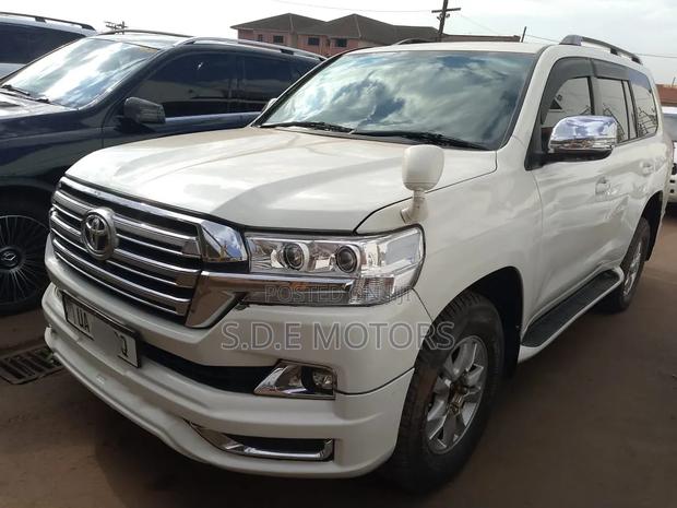 Toyota Land Cruiser 4.5 V8 GXR 2016 White