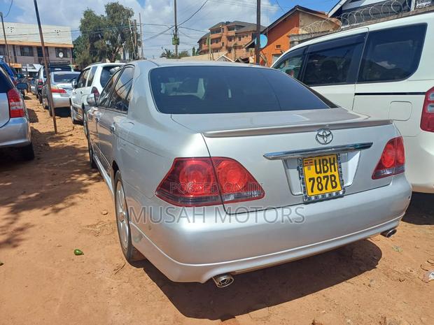 Toyota Crown 2008 Silver