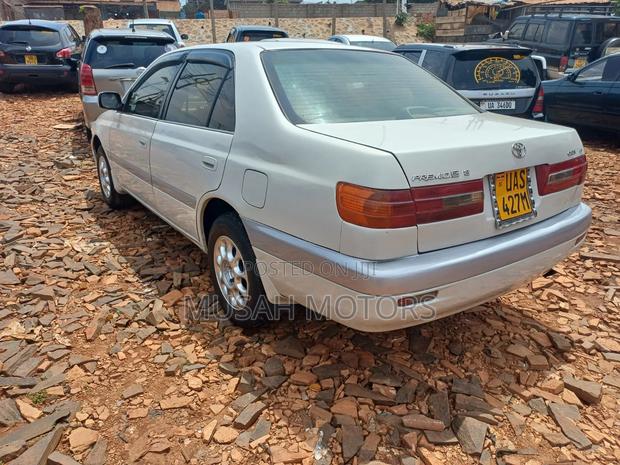 Toyota Premio 2002 Silver