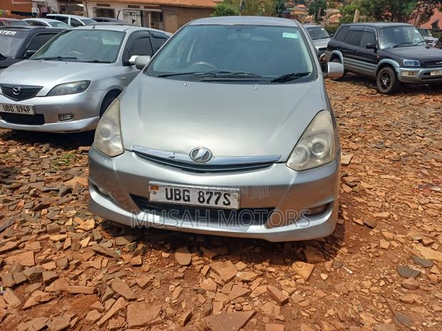 Toyota Wish 2006 Gray