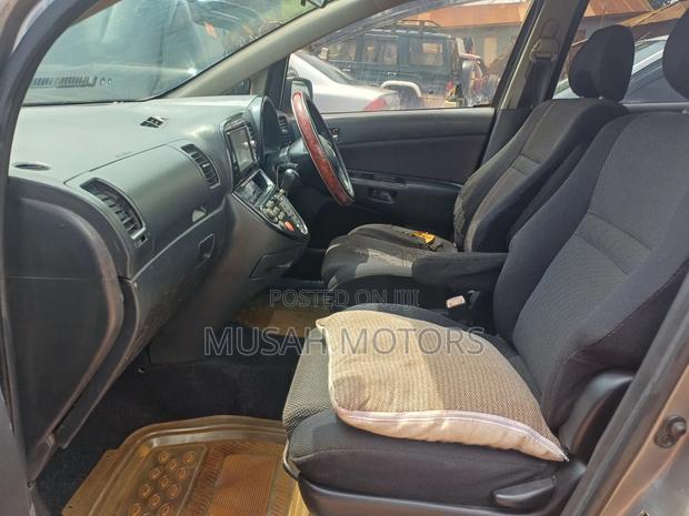 Toyota Wish 2006 Gray