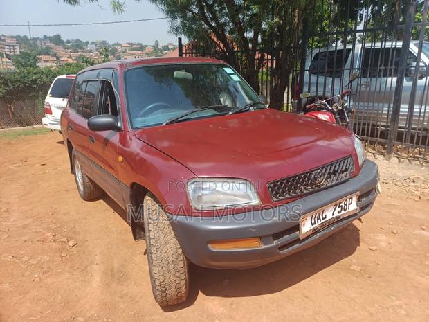 Toyota RAV4 1999 Red