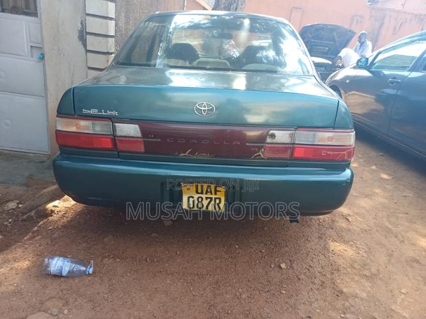 Toyota Corolla 1998 Green