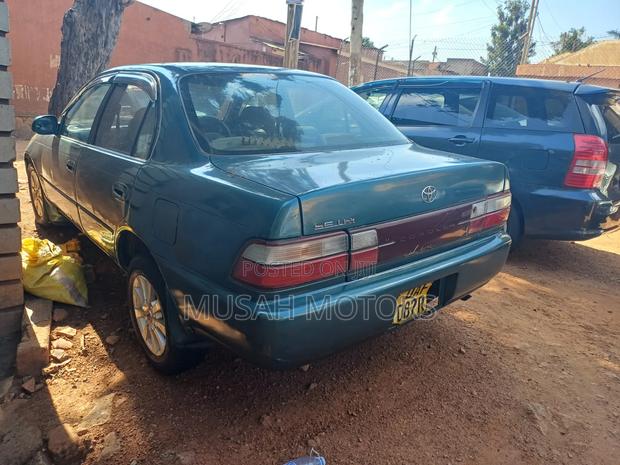 Toyota Corolla 1998 Green