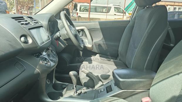 Toyota RAV4 2011 White