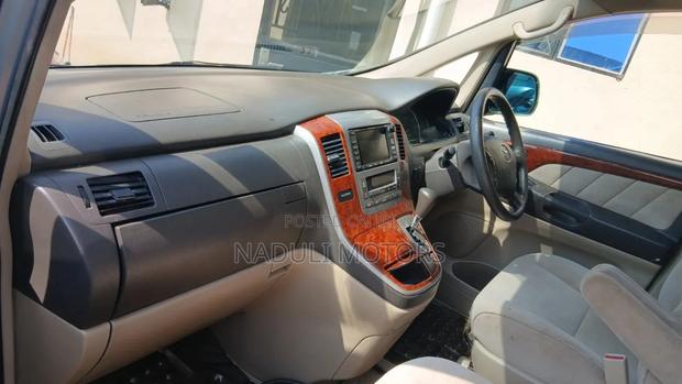 Toyota Alphard 3.0 Petrol FWD 2005