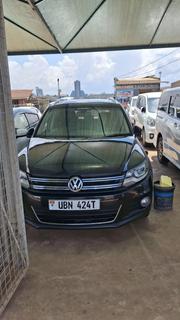Volkswagen Tiguan S with Sunroof 2013 Black for sale