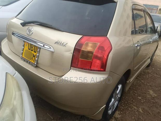 Toyota Allex 2001 Gold