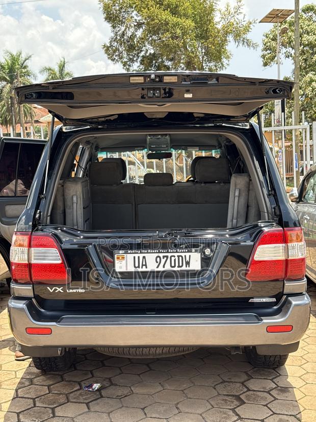 Toyota Land Cruiser Cygnus 4.7 2007 Black