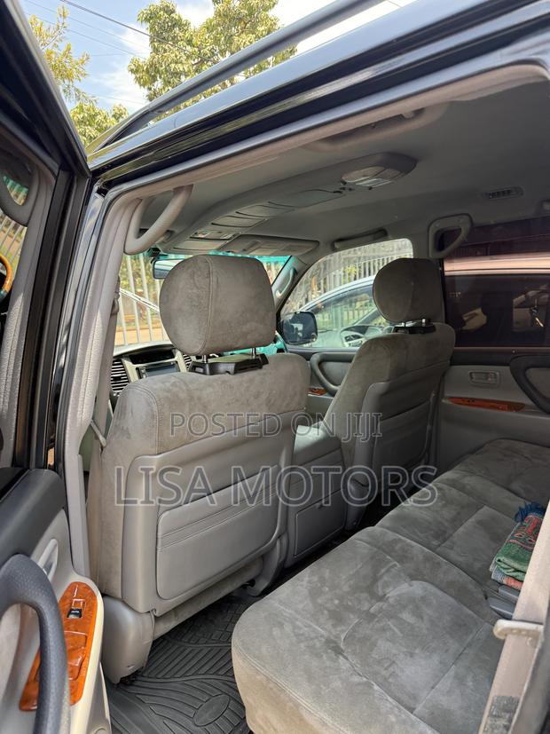 Toyota Land Cruiser Cygnus 4.7 2007 Black