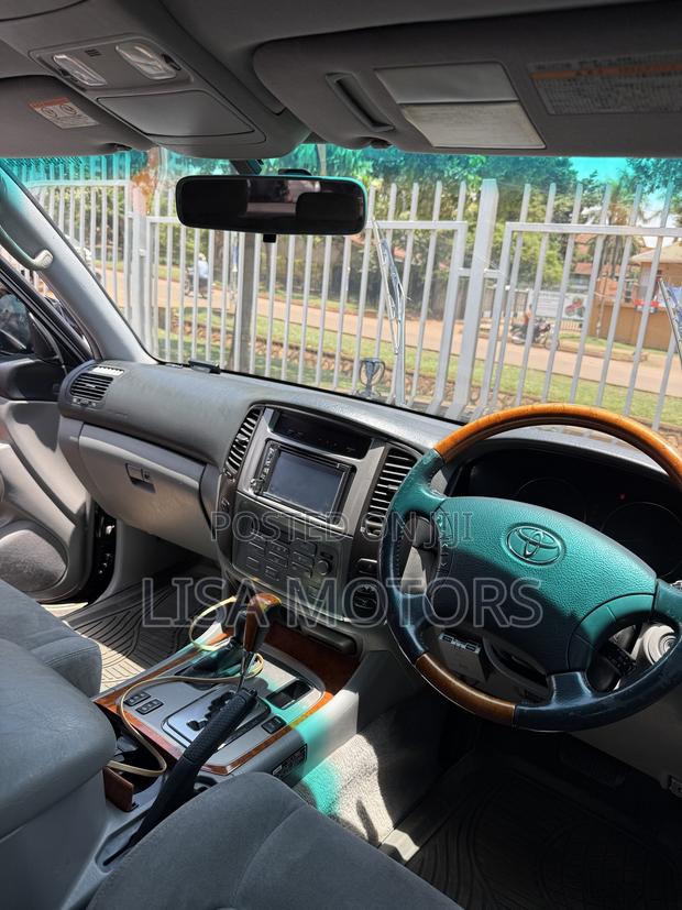 Toyota Land Cruiser Cygnus 4.7 2007 Black