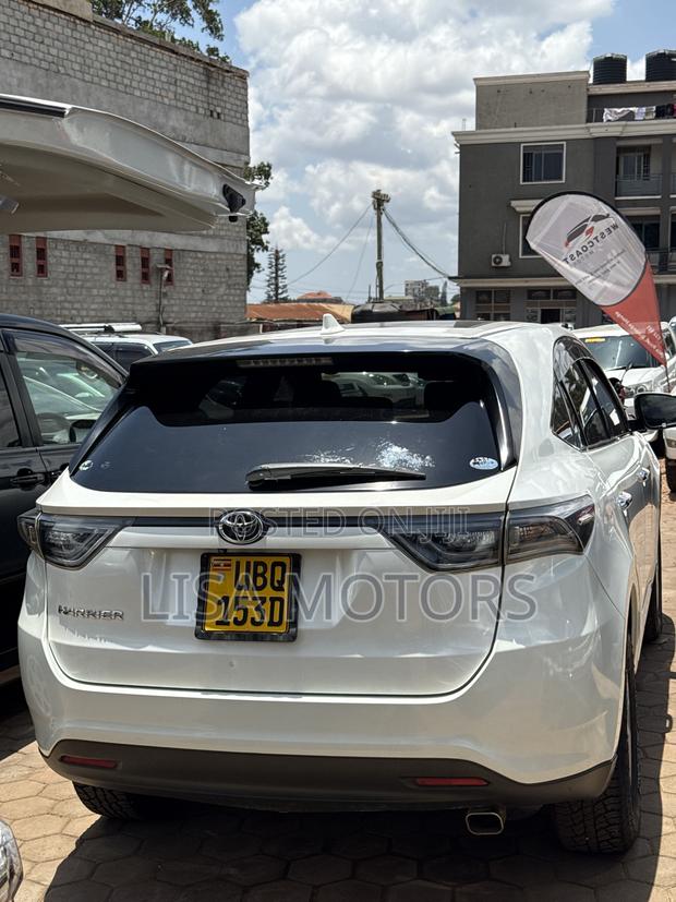 Toyota Harrier 2.0 2016 White