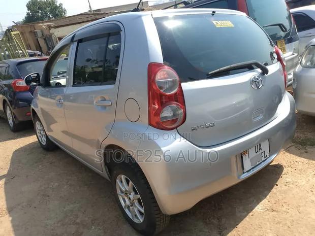 Toyota Passo 1.0 FWD 2011 Silver