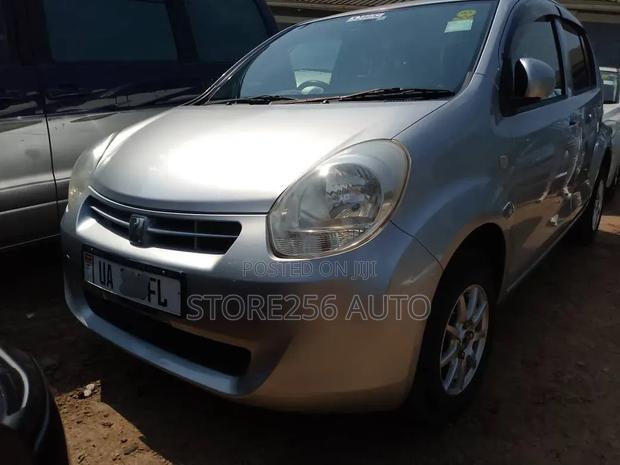 Toyota Passo 1.0 FWD 2011 Silver