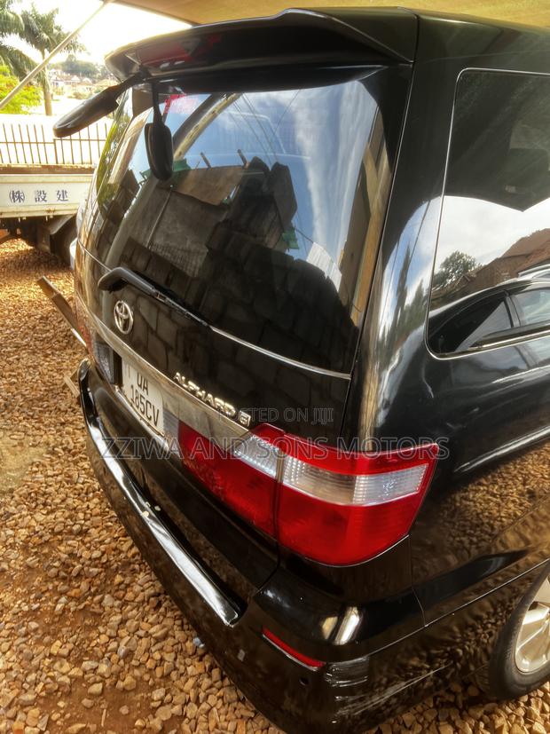 Toyota Alphard 2.4 Petrol AWD 2003 Black